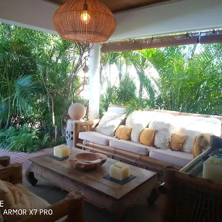 Tropical Con Piscina Y Aire Acondicionado Holiday home