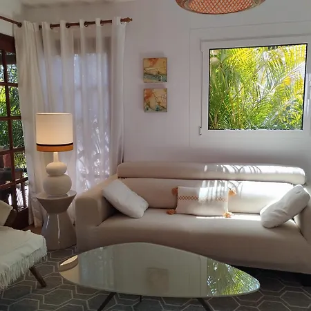 Tropical Con Piscina Y Aire Acondicionado *