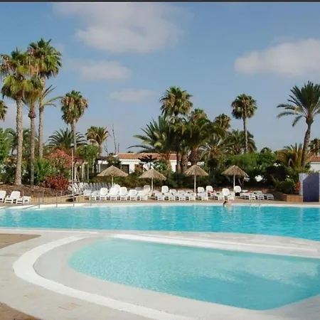 Ferienhaus Tropical Con Piscina Y Aire Acondicionado